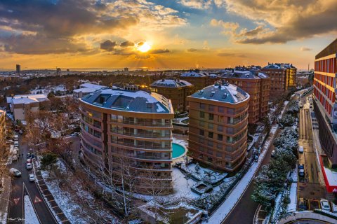 آپارتمان در Üsküdar،  Istanbul ، ترکیه 3 خوابه ، 178 متر مربع.  شماره 215115 - 2