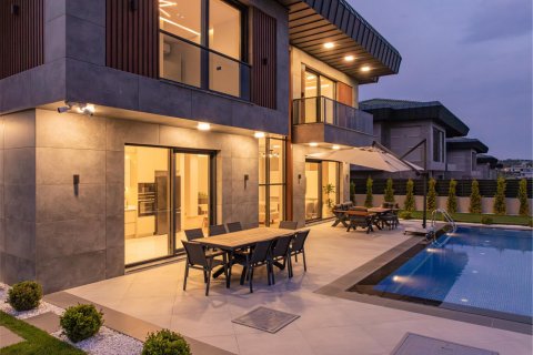 Продажа виллы в Бююкчекмедже, Стамбуле, Турция 7+1, 750м2, №212474 – фото 4