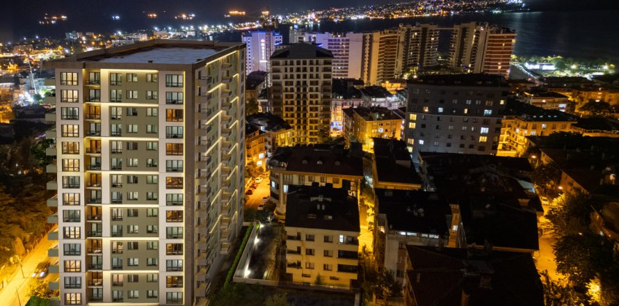 Квартира  4+1 в Бююкчекмедже, Стамбул, Турция №215236