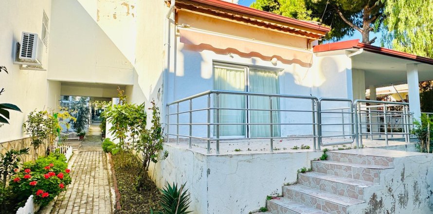 2+1 Villa in Kusadasi, Aydin, Türkei Nr. 215726