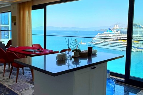 4+1 Villa  in Kusadasi, Aydin, Türkei Nr. 215925