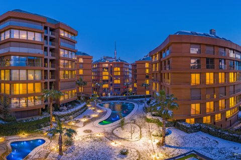 آپارتمان در Üsküdar،  Istanbul ، ترکیه 5 خوابه ، 379 متر مربع.  شماره 215118 - 8