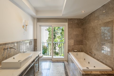 Villa for sale  in Bodrum, Mugla, Turkey, 6 bedrooms, 260m2, No. 215369 – photo 17