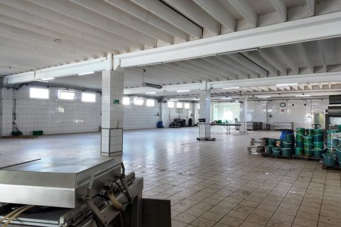 Аренда коммерческой недвижимости  в Кемальпаше, Измире, Турция, 2000м2, №223277 – фото 18