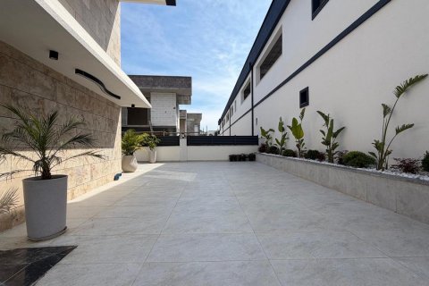 Продажа в Кушадасы, Айдыне, Турция, 200м2, №225824 – фото 2