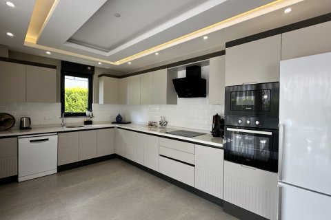 4+1 Villa  i Kemer, Antalya, Tyrkiet Nr. 228425 - 5