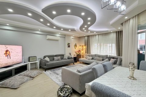 آپارتمان در Konyaalti،  Antalya ، ترکیه 3 خوابه ، 180 متر مربع.  شماره 228759 - 2
