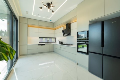 Продажа виллы в Бююкчекмедже, Стамбуле, Турция 7+1, 750м2, №212474 – фото 12