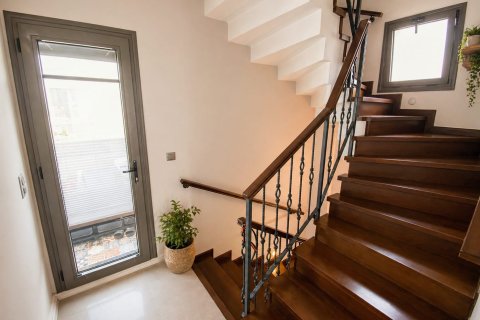 ویلا در  Izmir ، ترکیه 6 خوابه ، 350 متر مربع.  شماره 225148 - 15