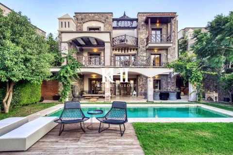 ویلا در Turkbuku ، ترکیه 4 خوابه ، 350 متر مربع. شماره 215746 - 2