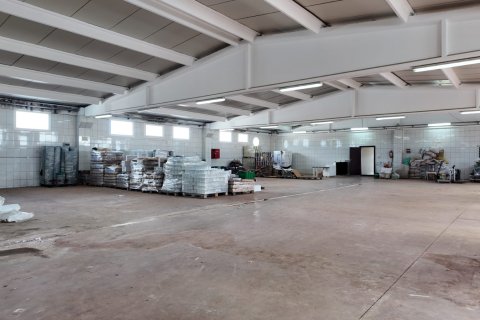 Аренда коммерческой недвижимости  в Кемальпаше, Измире, Турция, 2000м2, №223277 – фото 9