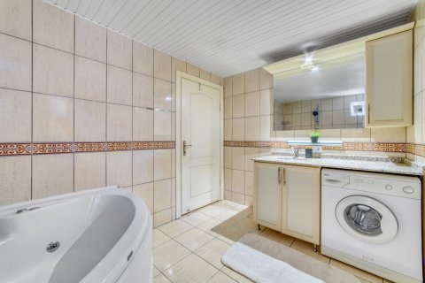 Apartment for sale  in Alanya, Antalya, Turkey, 4 bedrooms, 200m2, No. 213738 – photo 14