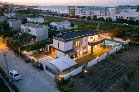 Villa for sale in Cesme, Izmir, Turkey, 2 bedrooms, 345m2, No. 225499 – photo 2