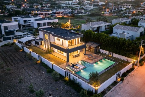 Villa for sale in Cesme, Izmir, Turkey, 2 bedrooms, 345m2, No. 225499 – photo 3
