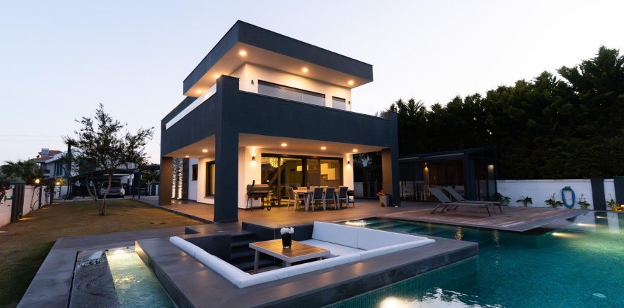2+5 Villa in Cesme, Izmir, Turkey No. 225499