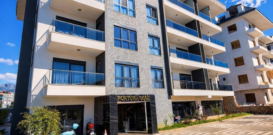 1+1 Apartment  in Oba, Antalya, Turkey No. 221473