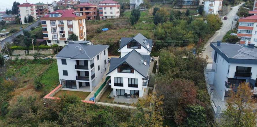 5+1 Villa i Trabzon, Tyrkiet Nr. 228590