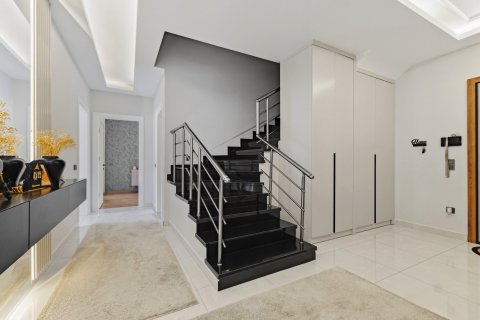 آپارتمان در  Alanya ، ترکیه 325 متر مربع.  شماره 221800 - 15