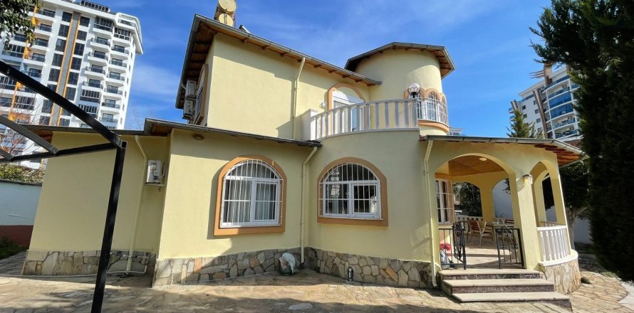 Villa  4+2  Mahmutlar, Antalya, Türkiye №221887