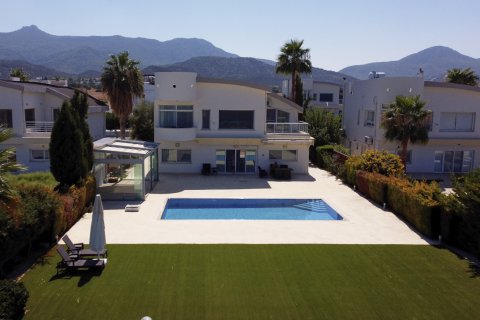 Villa for sale  in Tatlisu, Famagusta, Northern Cyprus, 4 bedrooms, 303m2, No. 214561 – photo 2