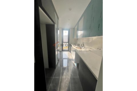 Продажа квартиры  в Ускюдар, Стамбуле, Турция 2+1, 105м2, №215648 – фото 12