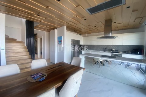 ویلا در  Milas ، ترکیه 5 خوابه ، 280 متر مربع.  شماره 215547 - 17