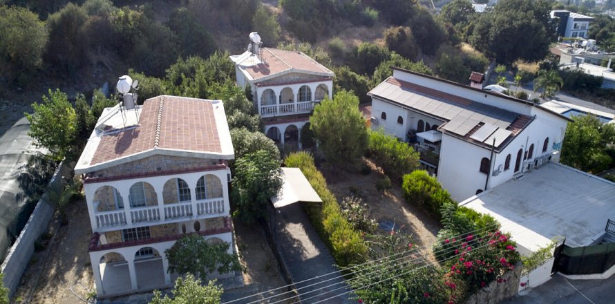 ویلا در  Lapta ، ترکیه 3 خوابه ، 600 متر مربع.  شماره 214618