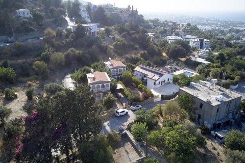 ویلا در  Lapta ، ترکیه 3 خوابه ، 600 متر مربع.  شماره 214618 - 2