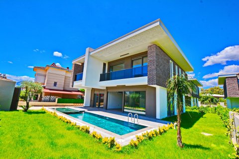 4+1 Villa  in Antalya, Turkey No. 230783
