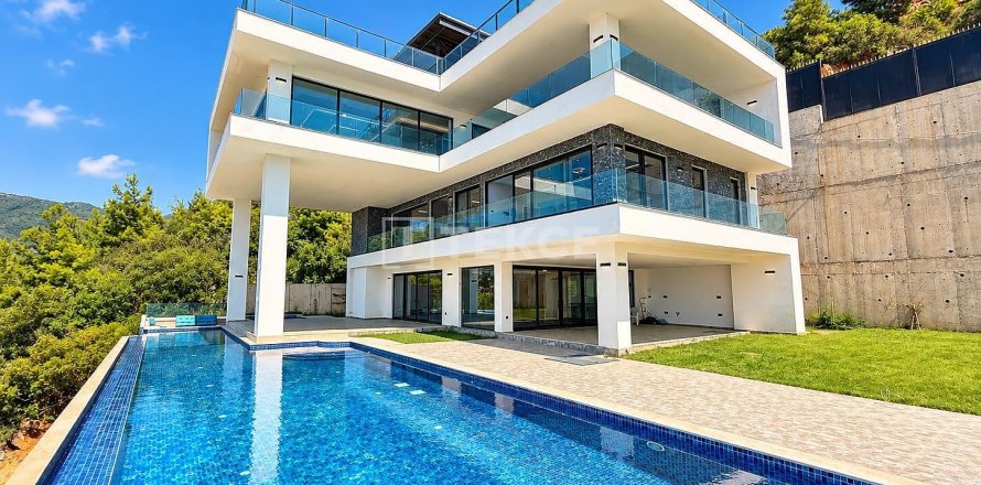 4+2 Villa in Alanya, Antalya, Turkey No. 237950