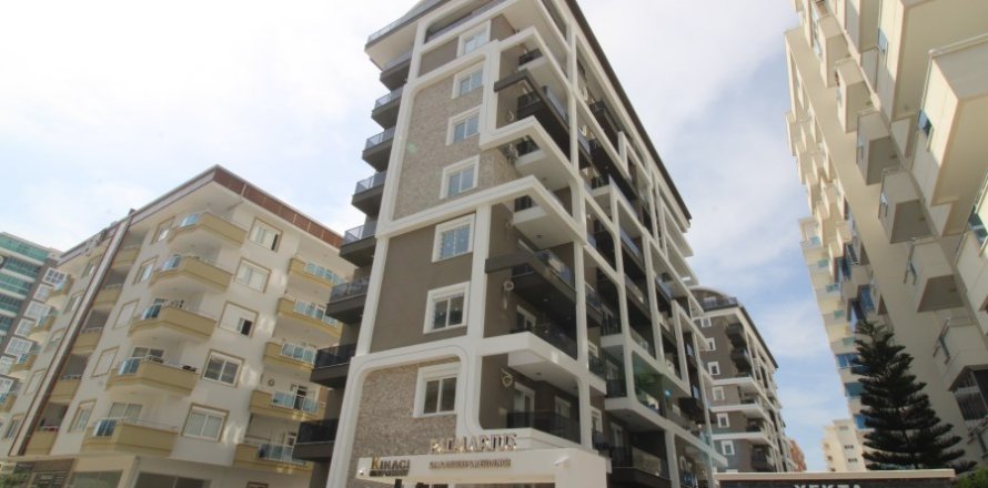1+1 Apartment in Mahmutlar, Antalya, Turkey No. 237948