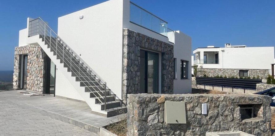 3+1 Villa  in Bahceli, Girne, Northern Cyprus No. 214635