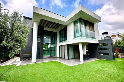 Продажа виллы  в Озанкое, Гирне, Северный Кипр 5+1, №214636 – фото 1