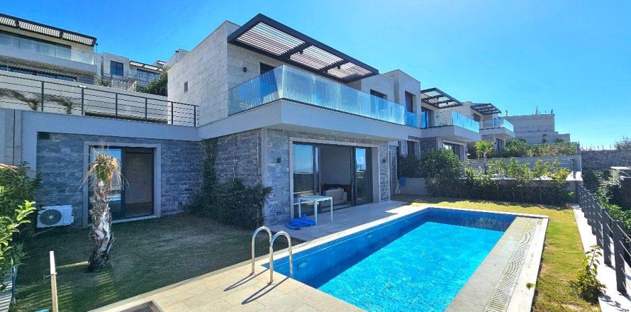 4+1 Villa  in Bodrum, Mugla, Turkey No. 215275