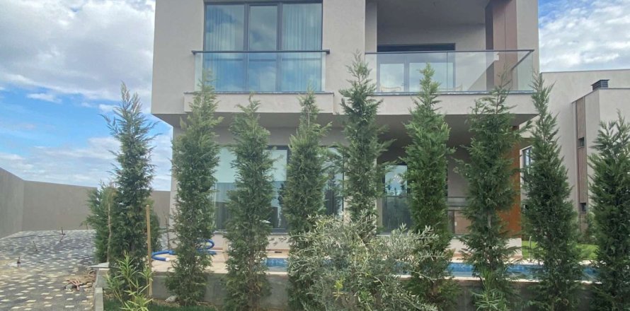 3+1 Villa in Istanbul, Turkey No. 233854