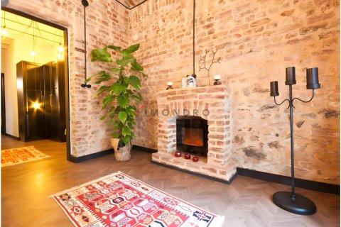 1+1 Wohnung in Beyoglu, Istanbul, Türkei Nr. 227326 - 3