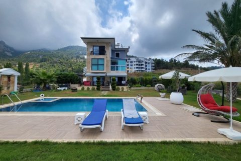 ویلا در  Antalya ، ترکیه 3 خوابه ، 235 متر مربع.  شماره 222848 - 1