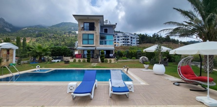 ویلا در  Antalya ، ترکیه 3 خوابه ، 235 متر مربع.  شماره 222848