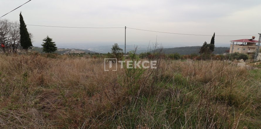 Земельный участок  1501м2 в Эрдемли, Мерсин, Турция №217260