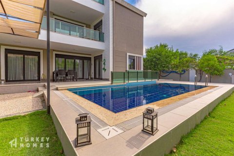 ویلا در  Belek ، ترکیه 3 خوابه ، 190 متر مربع.  شماره 233214
