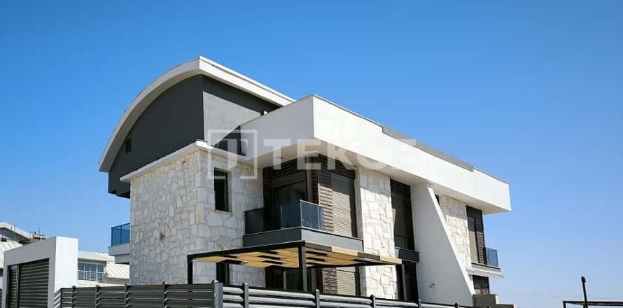 4+1 Villa  in Belek, Antalya, Turkey No. 215209