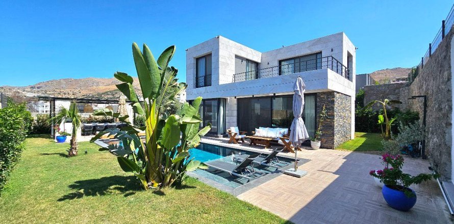 4+1 Villa  in Bodrum, Mugla, Turkey No. 215345