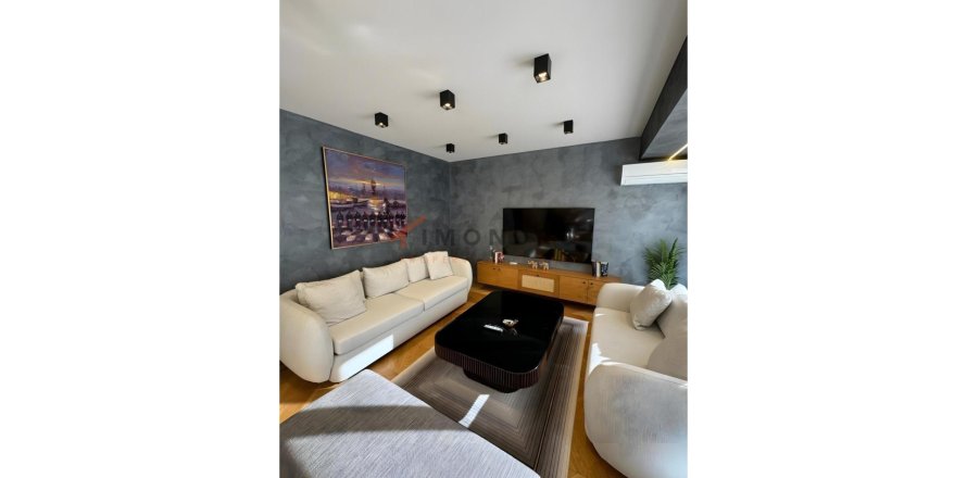 3+1 Apartment  in Besiktas, Istanbul, Turkey No. 215340