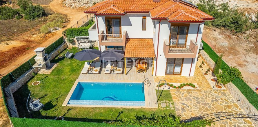 3+1 Villa  in Kas, Antalya, Turkey No. 212428
