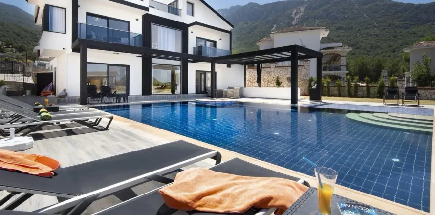 آپارتمان در  Avsallar ، ترکیه 6 خوابه ، 1000 متر مربع.  شماره 223983