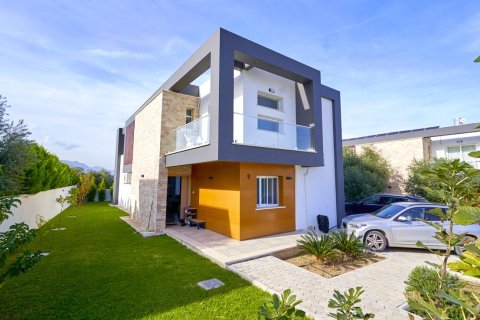 4+1 Villa  in Catalkoy, Girne,  Nr. 214486 - 5