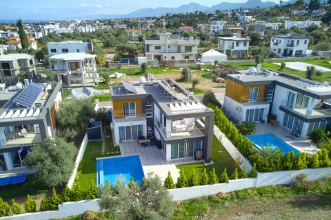 4+1 Villa  in Catalkoy, Girne,  Nr. 214486 - 3