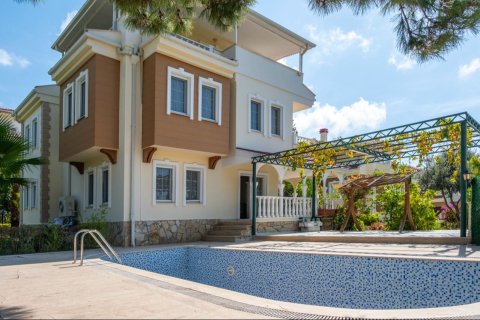 4+1 Villa  i Incekum, Antalya, Turkiet Nr. 219422 - 2