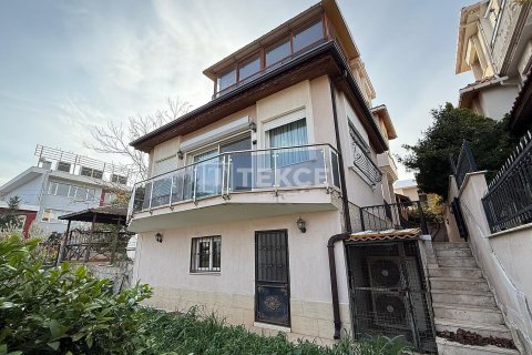 4+1 Villa  i Izmir, Tyrkiet Nr. 215395 - 1