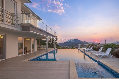 5+1 Villa  i Fethiye, Mugla, Tyrkiet Nr. 215392 - 8